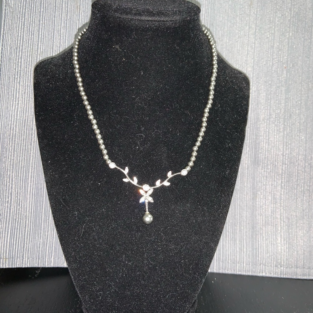 Antique Flower pearl necklace